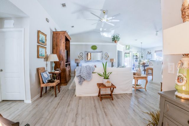 8920 Quail Roost Dr Drive, Navarre, FL 32566