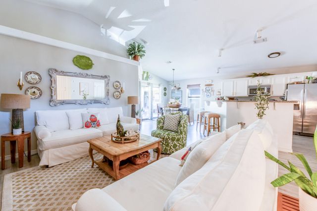 8920 Quail Roost Dr Drive, Navarre, FL 32566