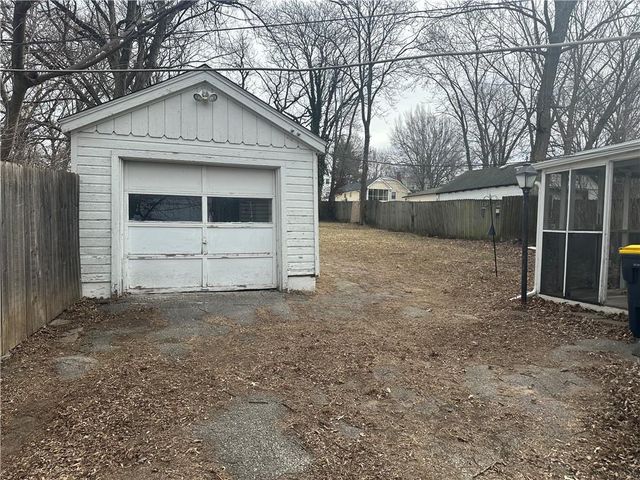 7907 MERCIER Street, Kansas City, MO 64114