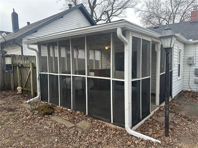 7907 MERCIER Street, Kansas City, MO 64114