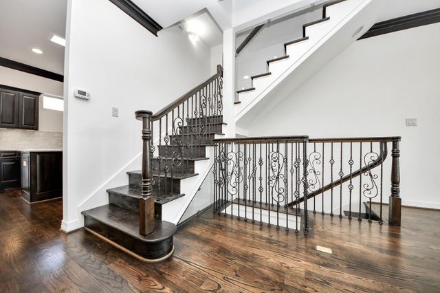 146 Carson Court, Houston, TX 77004