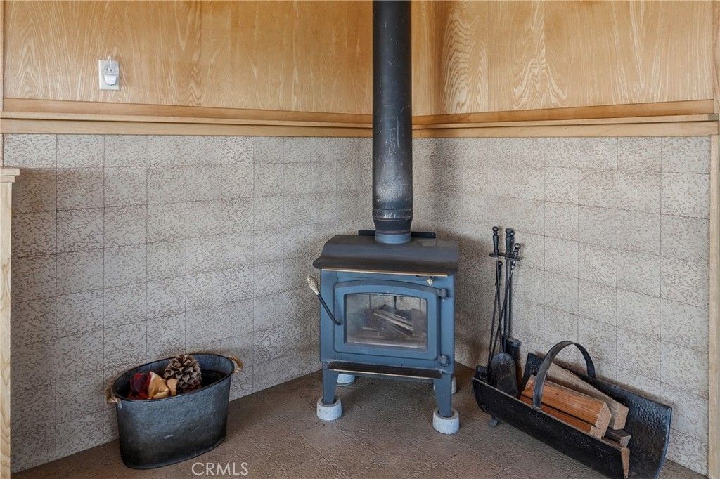 Image 15 of property listing at 12805 Lakeshore Drive, Clearlake, CA 95422