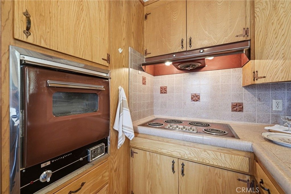 Image 19 of property listing at 12805 Lakeshore Drive, Clearlake, CA 95422