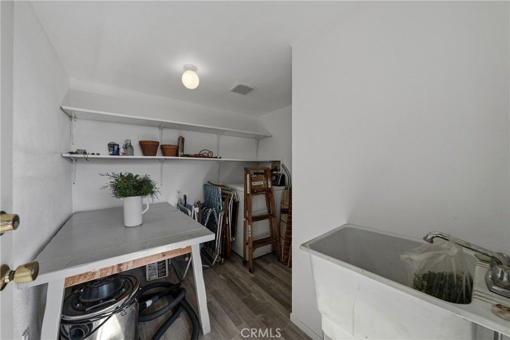 Image 26 of property listing at 12805 Lakeshore Drive, Clearlake, CA 95422
