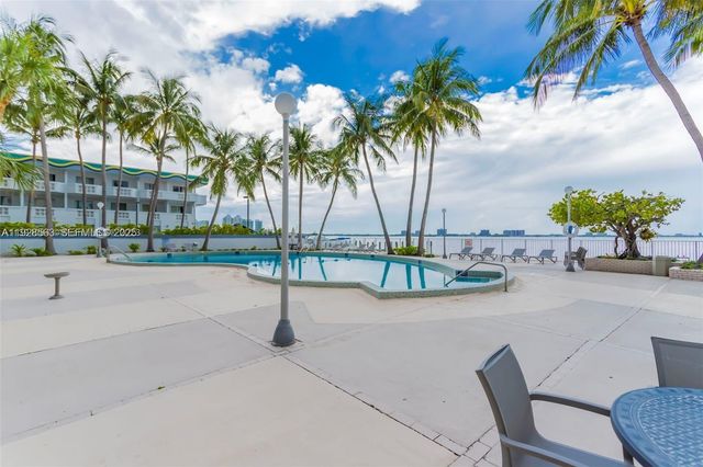 1865 79th St Cswy 12I, North Bay Village, FL 33141