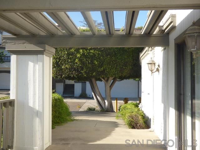 6761 Fashion Hills Blvd, San Diego, CA 92111