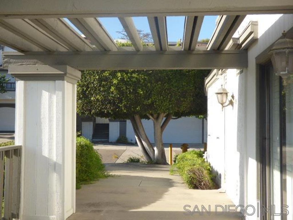 6761 Fashion Hills Blvd, San Diego, CA 92111 — photo 4