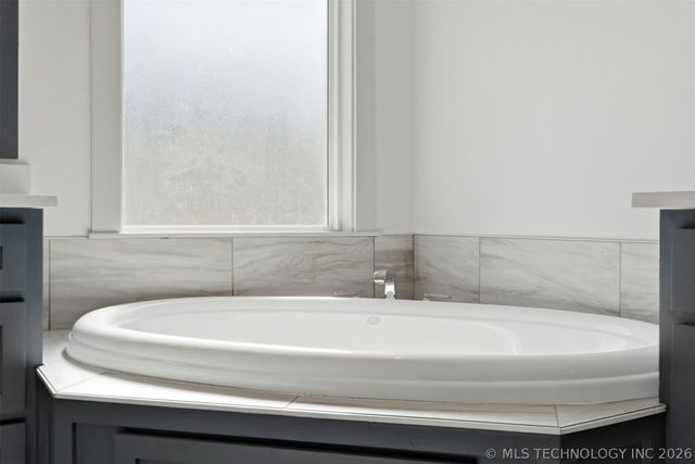 12723 S Maplewood Avenue, Bixby, OK 74008