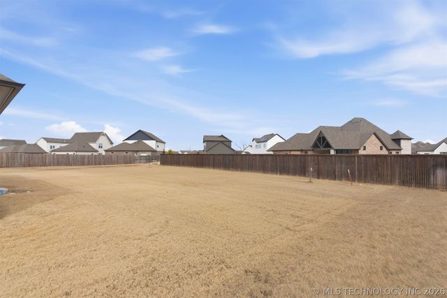 12723 S Maplewood Avenue, Bixby, OK 74008