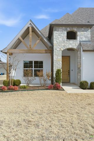 12723 S Maplewood Avenue, Bixby, OK 74008