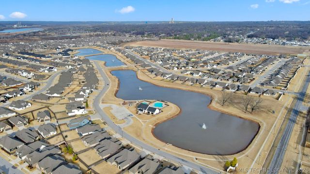 12723 S Maplewood Avenue, Bixby, OK 74008