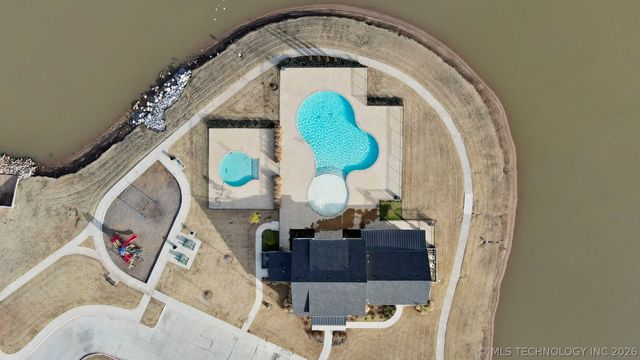 12723 S Maplewood Avenue, Bixby, OK 74008