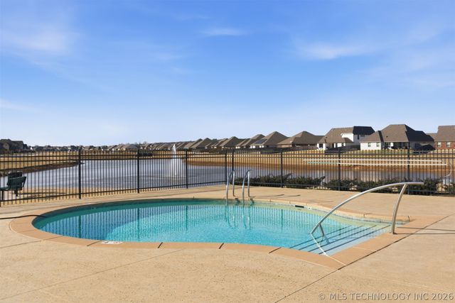 12723 S Maplewood Avenue, Bixby, OK 74008