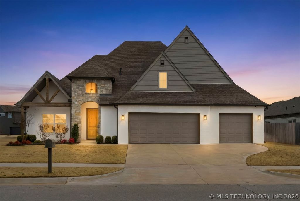 12723 S Maplewood Avenue, Bixby, OK 74008