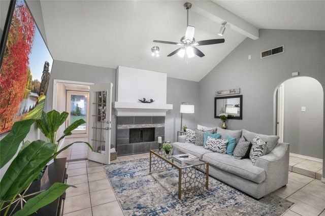 1205 Ivybridge DR, Pflugerville, TX 78660