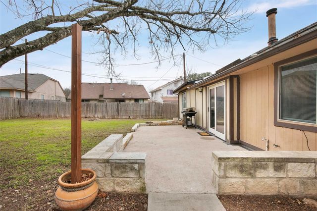 1205 Ivybridge DR, Pflugerville, TX 78660