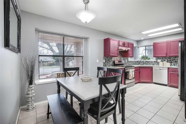 1205 Ivybridge DR, Pflugerville, TX 78660