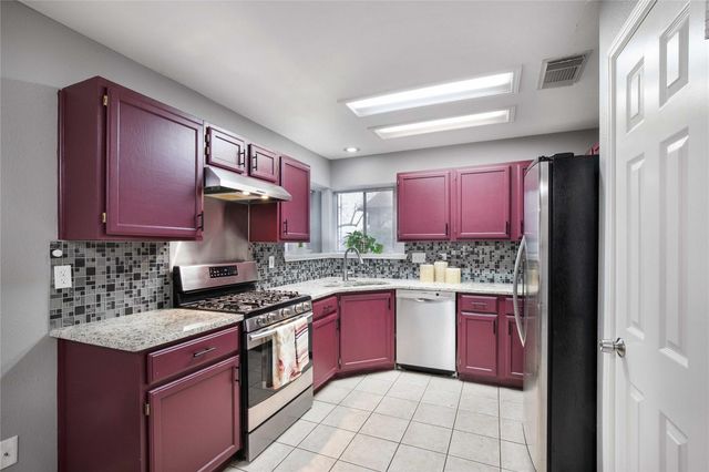 1205 Ivybridge DR, Pflugerville, TX 78660