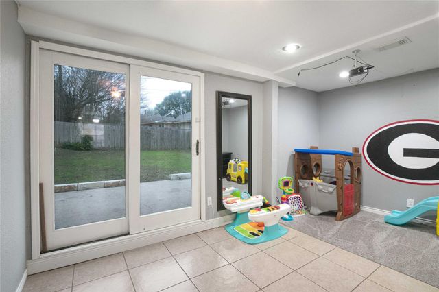 1205 Ivybridge DR, Pflugerville, TX 78660