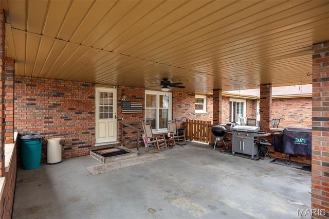 426 N Franklin Street, Staunton, IL 62088