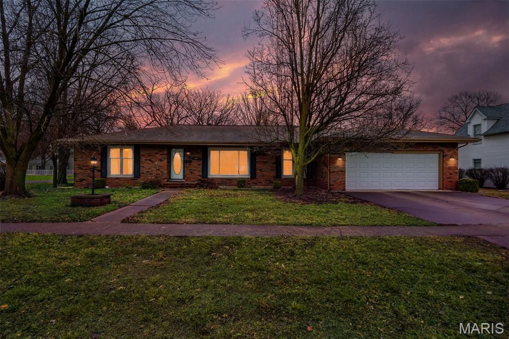 426 N Franklin Street, Staunton, IL 62088