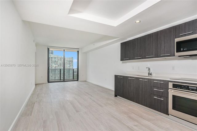 55 SW 9 Street 2805, Miami, FL 33129