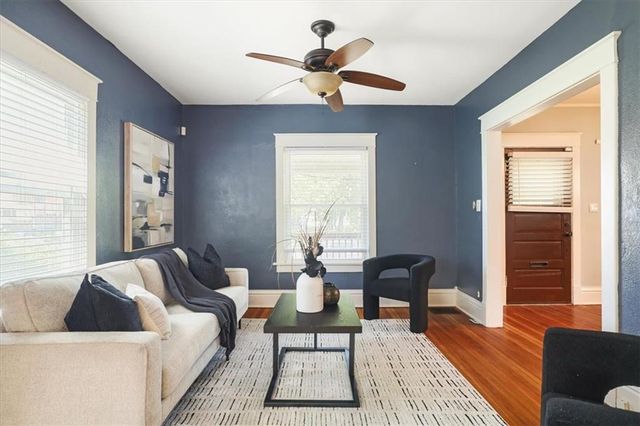 3911 Central Street, Kansas City, MO 64111