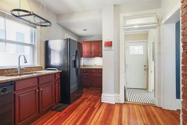 3911 Central Street, Kansas City, MO 64111