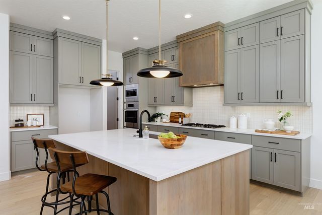 13900 N Ermine Ave, Boise, ID 83714