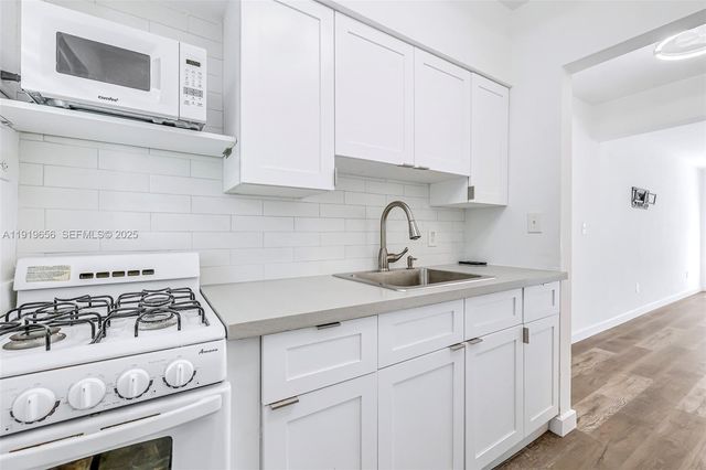 635 8th St 106, Miami Beach, FL 33139