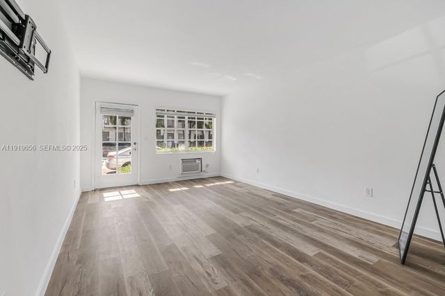 635 8th St 106, Miami Beach, FL 33139