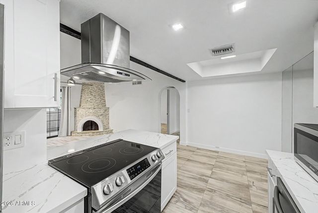 7557 N DREAMY DRAW Drive 223, Phoenix, AZ 85020