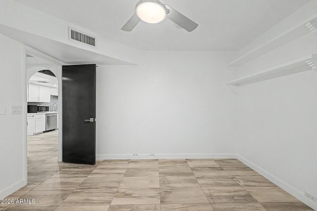 7557 N DREAMY DRAW Drive 223, Phoenix, AZ 85020
