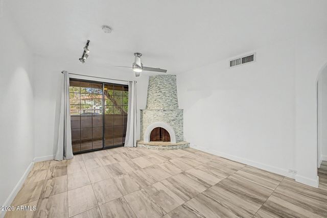 7557 N DREAMY DRAW Drive 223, Phoenix, AZ 85020