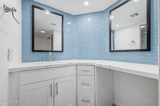 7557 N DREAMY DRAW Drive 223, Phoenix, AZ 85020