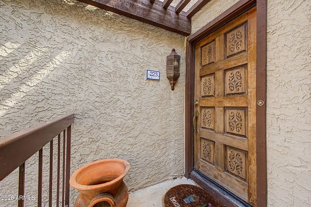 7557 N DREAMY DRAW Drive 223, Phoenix, AZ 85020