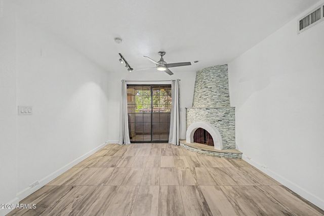 7557 N DREAMY DRAW Drive 223, Phoenix, AZ 85020