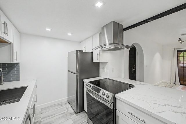 7557 N DREAMY DRAW Drive 223, Phoenix, AZ 85020