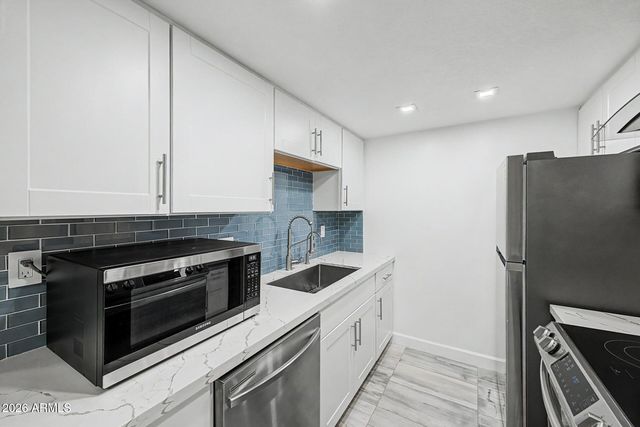 7557 N DREAMY DRAW Drive 223, Phoenix, AZ 85020