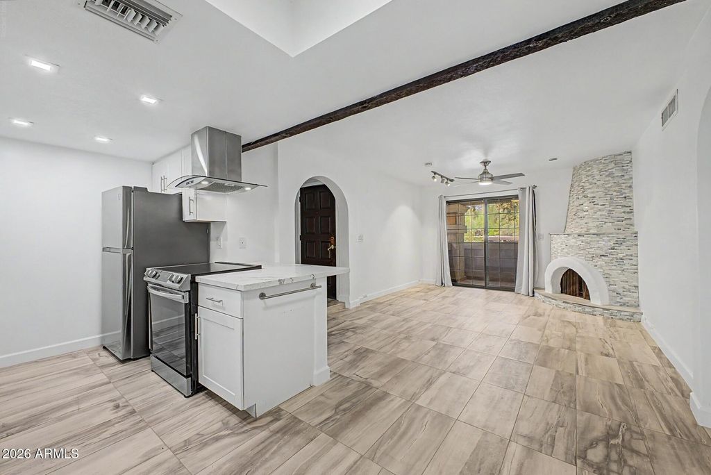 7557 N DREAMY DRAW Drive 223, Phoenix, AZ 85020