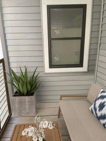 258 W Broadway 4, Boston, MA 02127