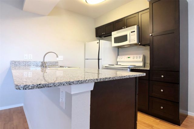 910 Duncan LN 64, Austin, TX 78705