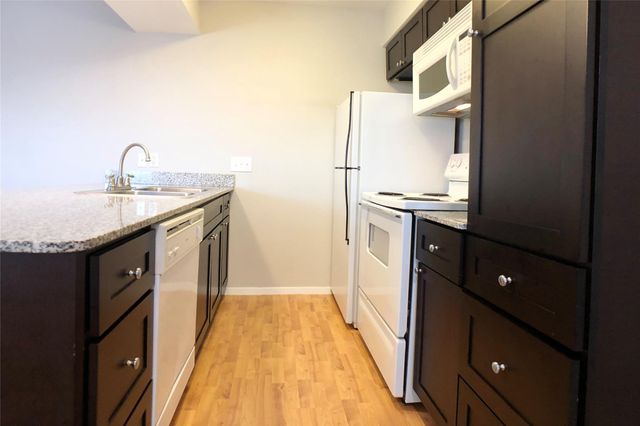 910 Duncan LN 64, Austin, TX 78705