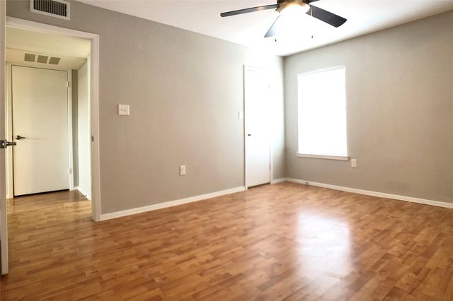 910 Duncan LN 64, Austin, TX 78705