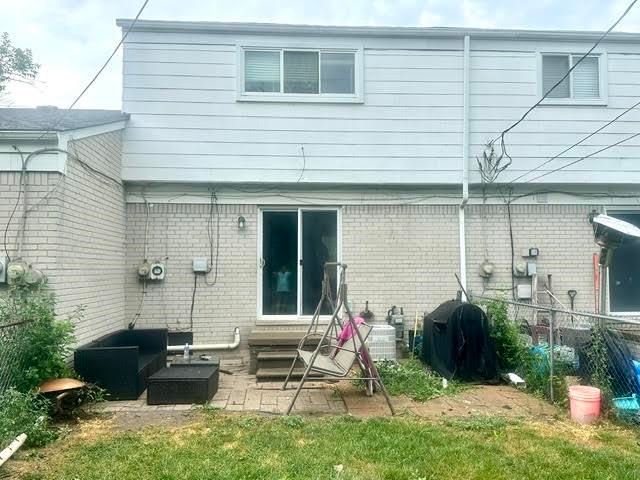 209 N Christine Circle, Mt Clemens, MI 48043