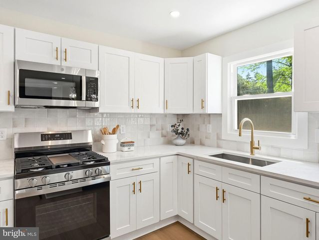 17 LYMAN AVE, Woodbury, NJ 08096