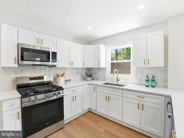 17 LYMAN AVE, Woodbury, NJ 08096