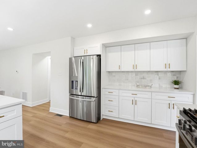 17 LYMAN AVE, Woodbury, NJ 08096