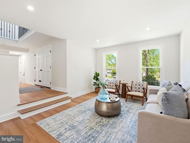 17 LYMAN AVE, Woodbury, NJ 08096