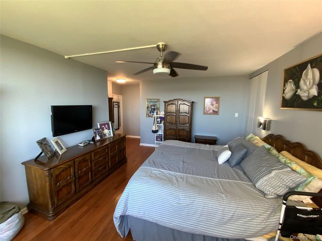 27010 Grand Central Parkway 23B, Floral Park, NY 11005